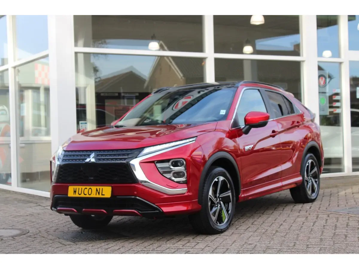 Mitsubishi Eclipse Cross (2024) — foto 1