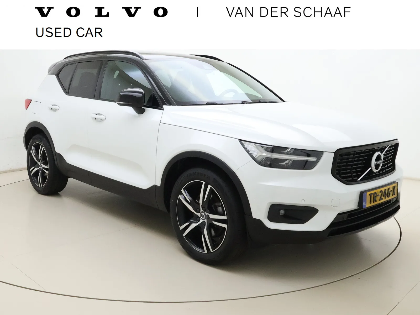 Volvo XC40 (2018) — foto 1