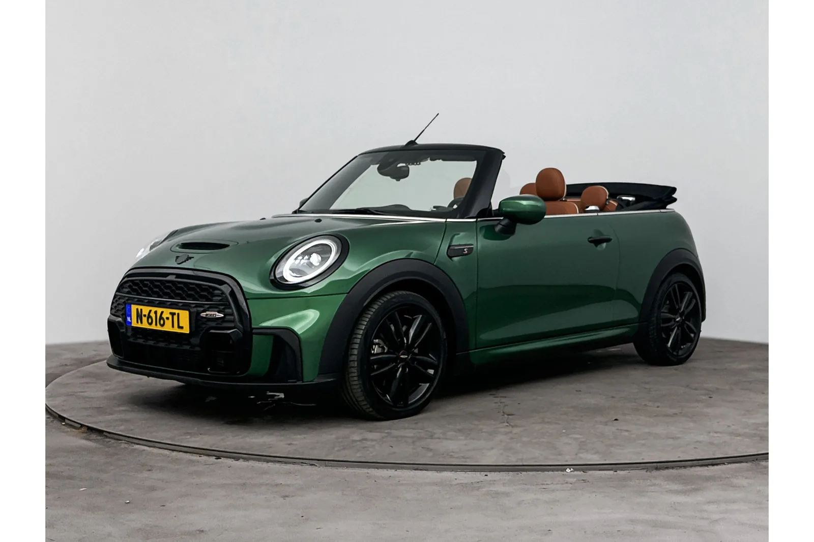 MINI Cabrio (2022) — foto 1