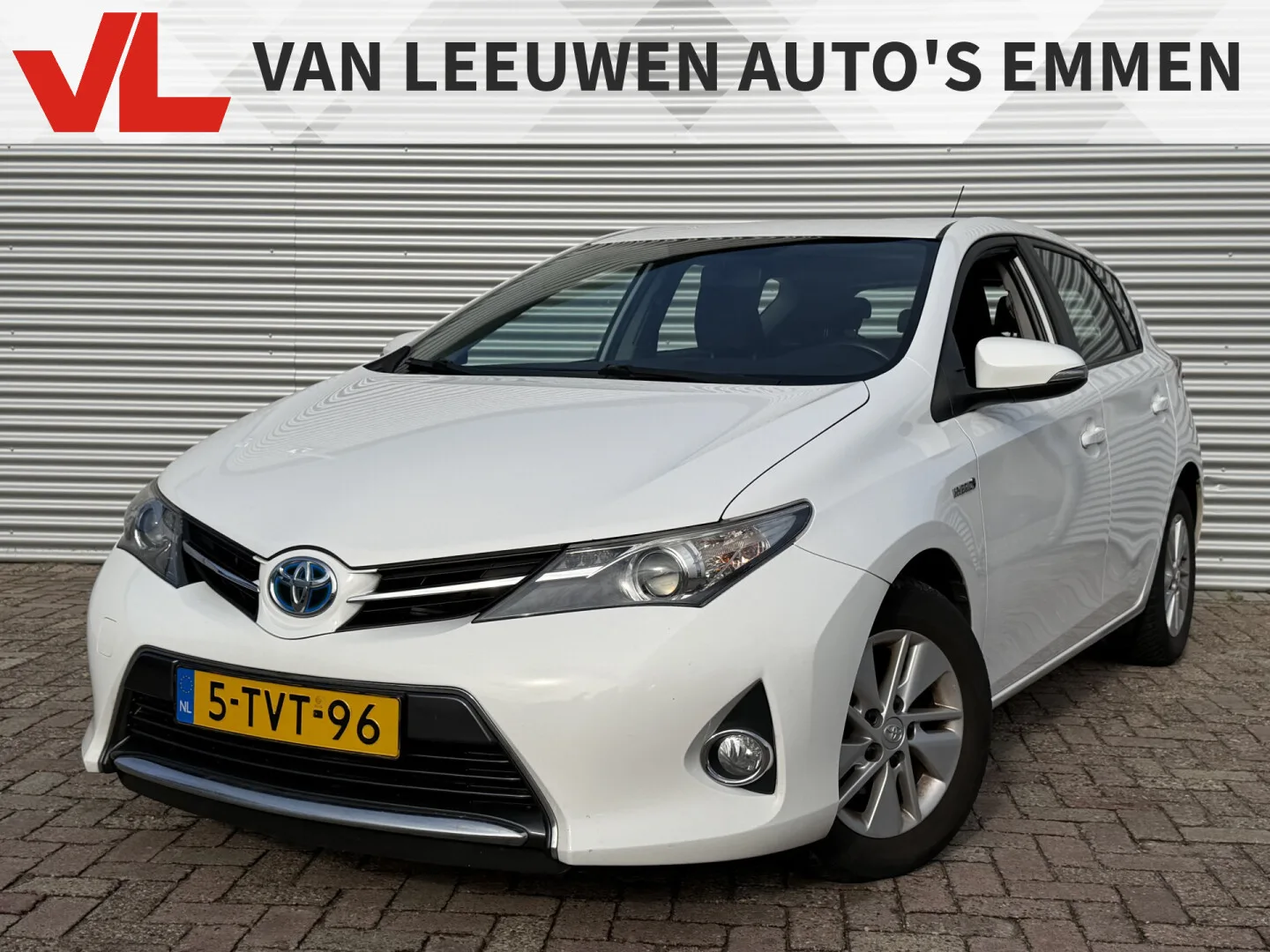 Toyota Auris (2014) — foto 1