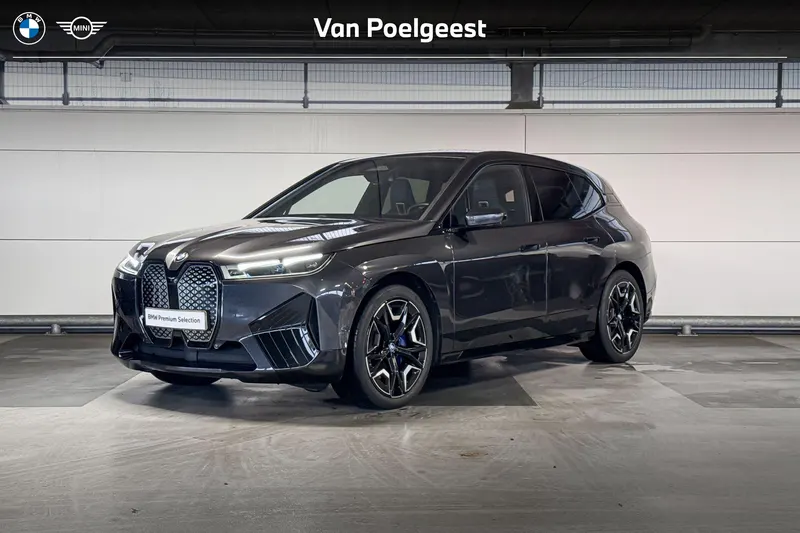 BMW iX (2023)