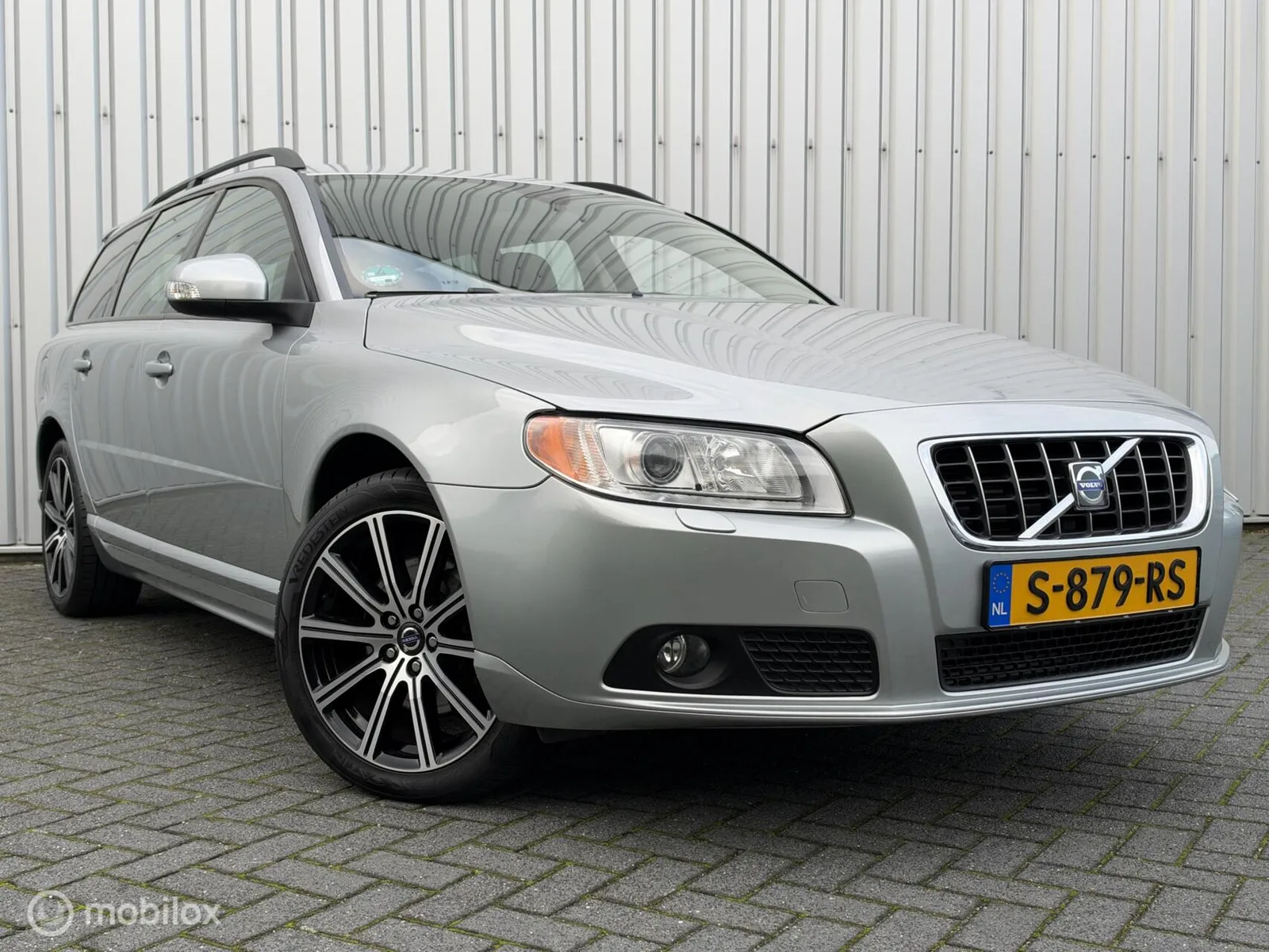 Volvo V70 (2008) — foto 1