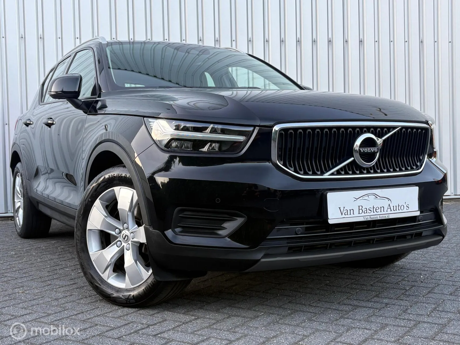 Volvo XC40 (2019) — foto 1