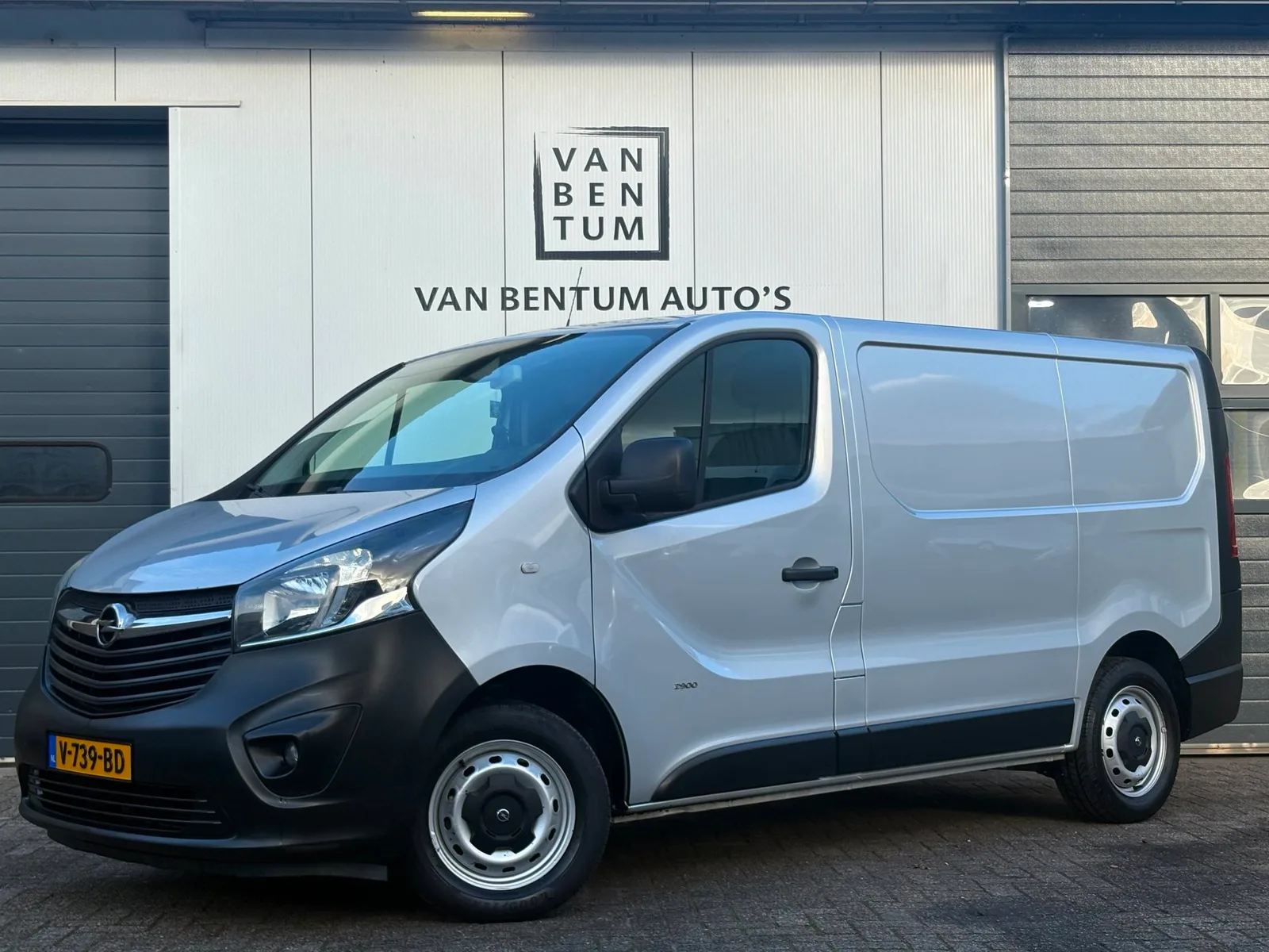 Opel Vivaro (2016) — foto 1