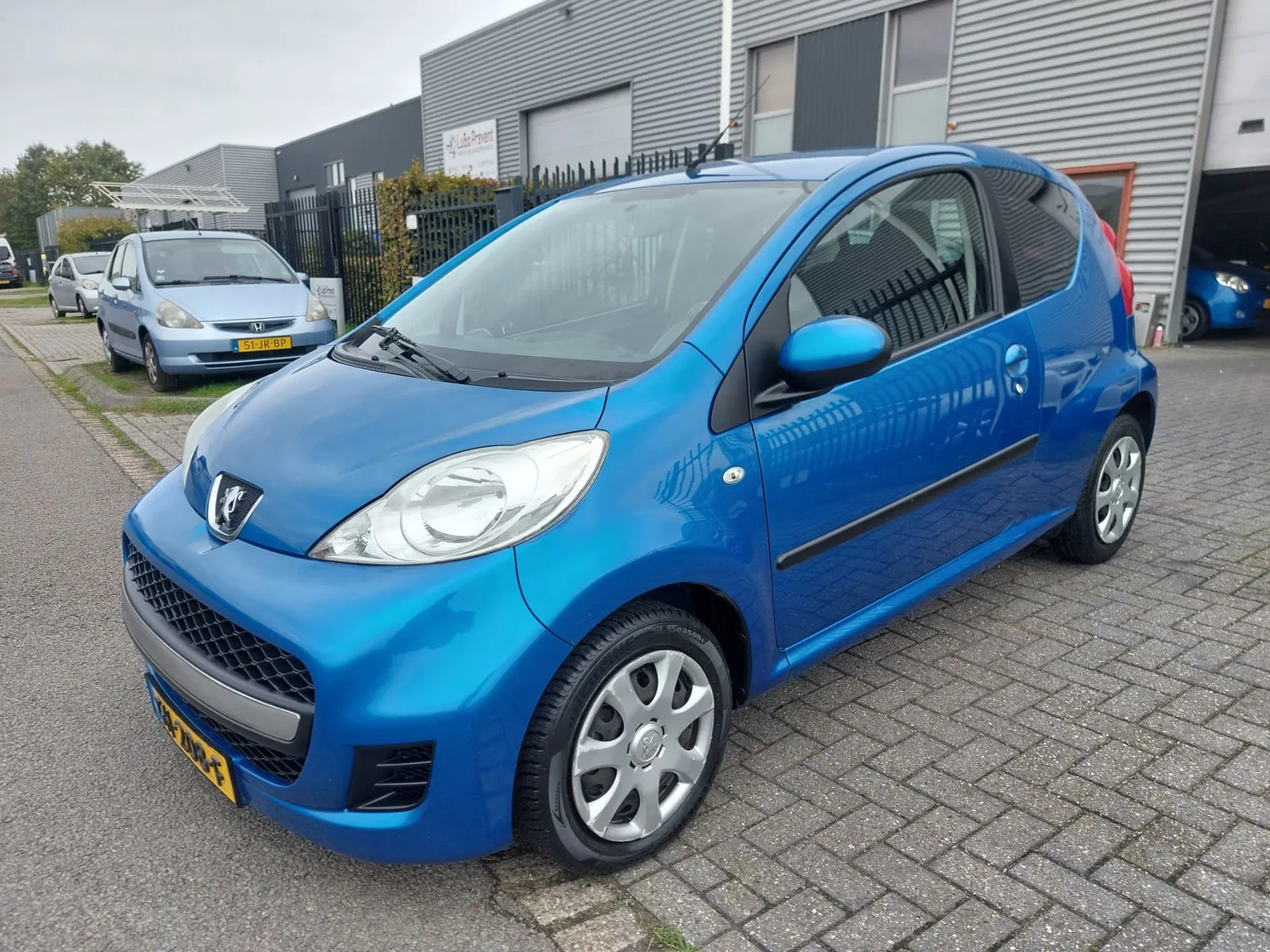 Peugeot 107 (2009) — foto 1