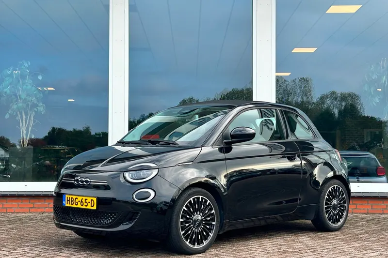 Fiat 500C (2022)