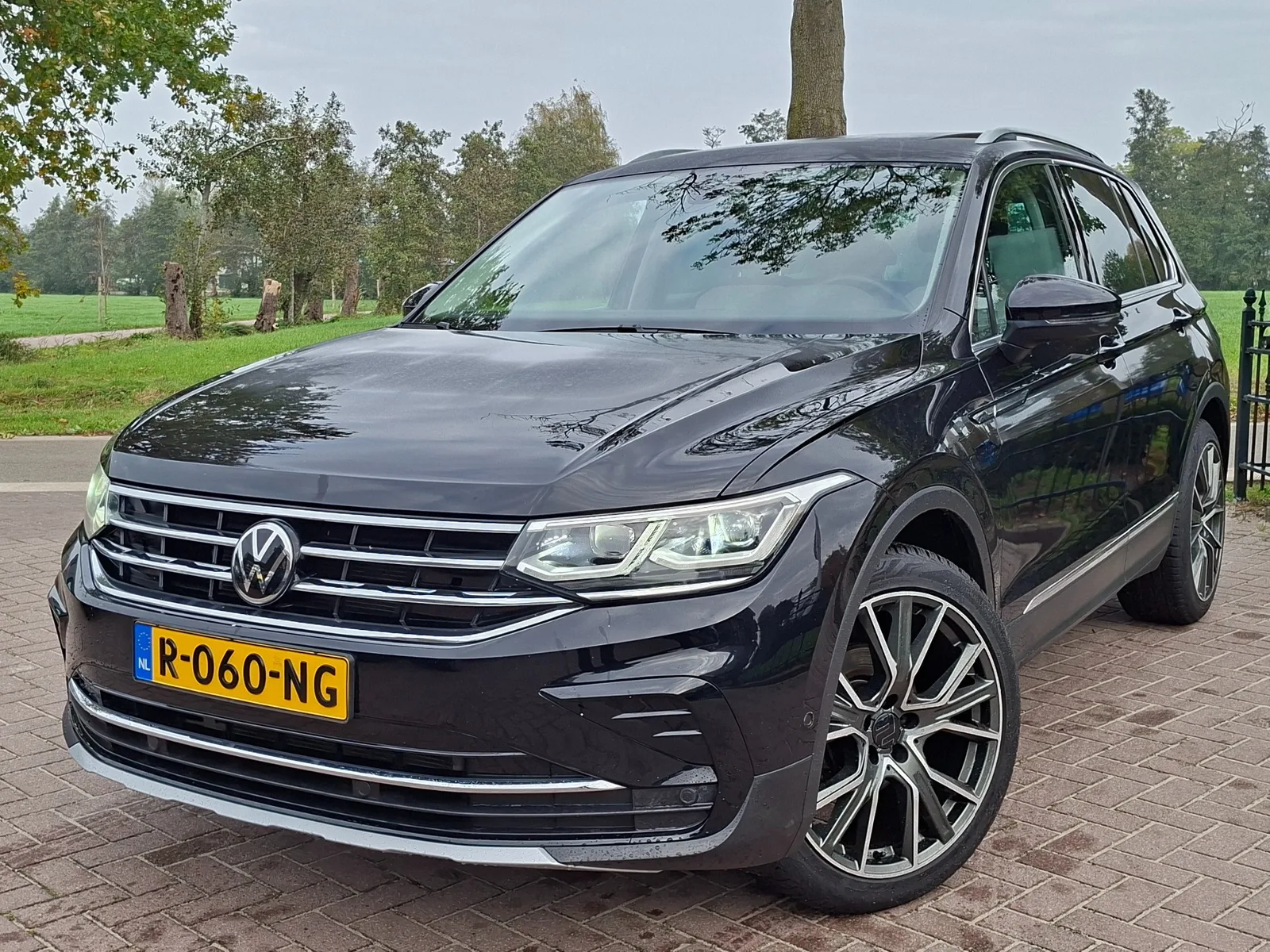 Volkswagen Tiguan (2022) — foto 1