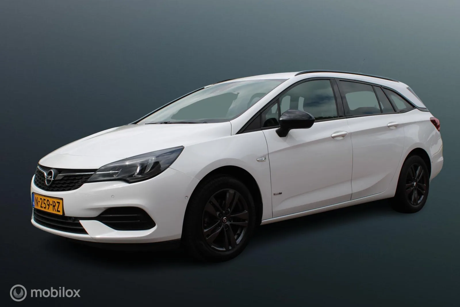 Opel Astra (2021) — foto 1