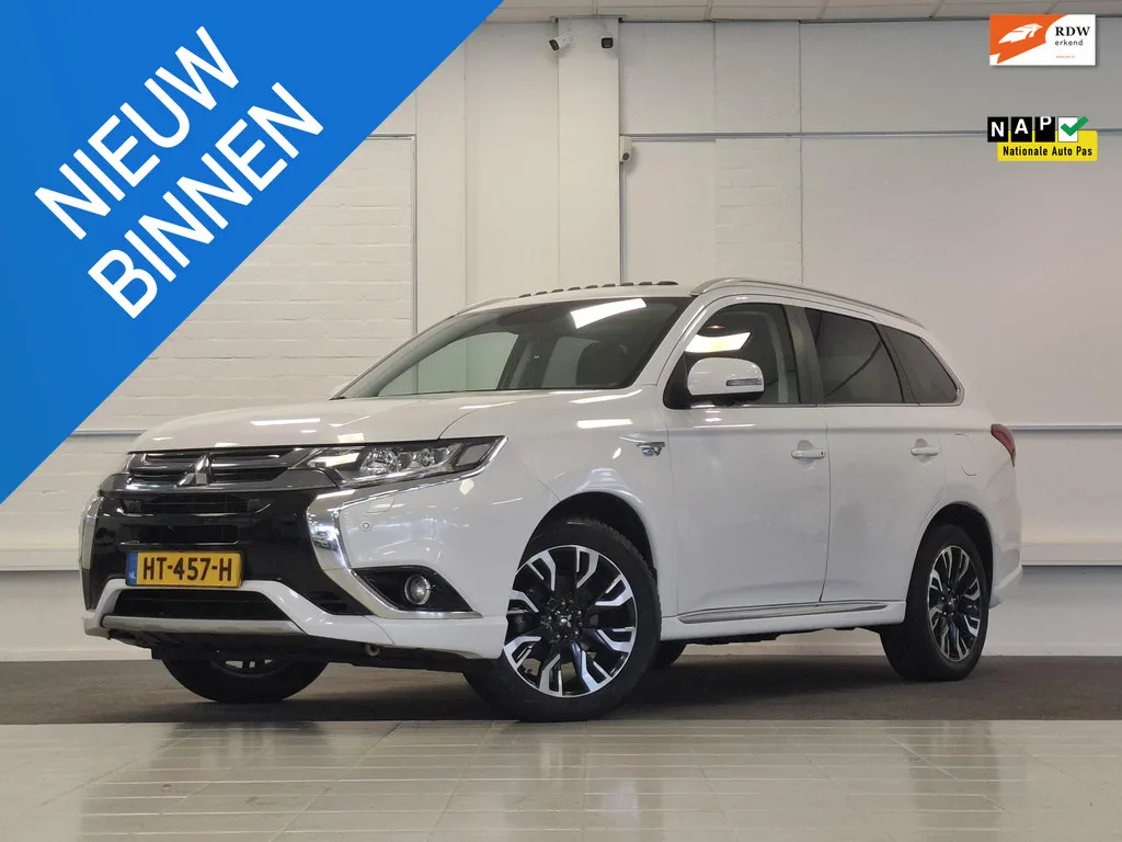 Mitsubishi Outlander (2015) — foto 1