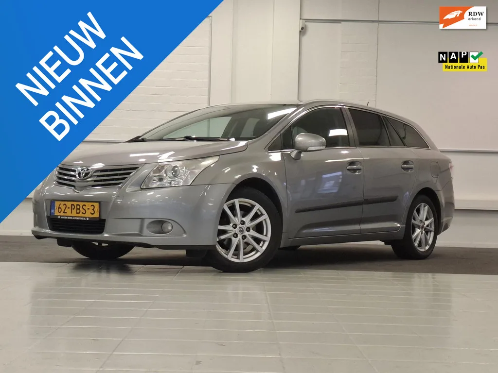 Toyota Avensis (2011) — foto 1
