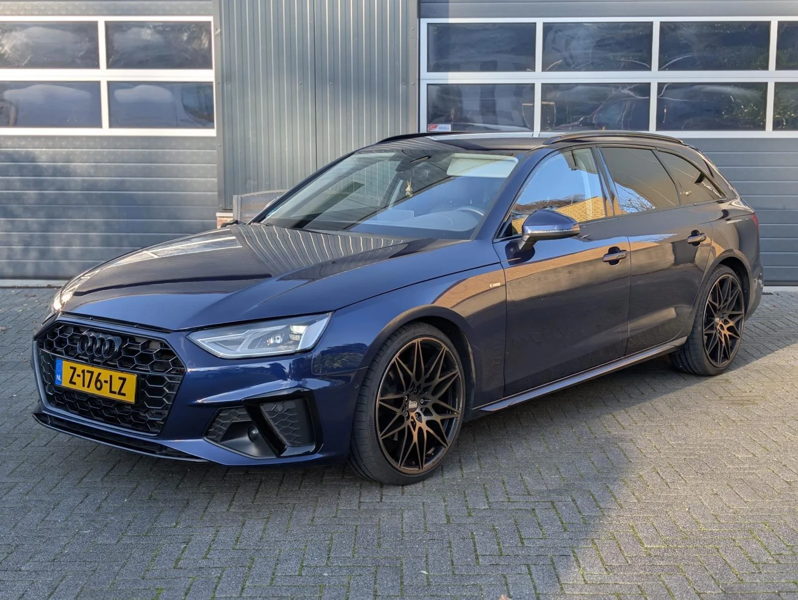 Audi A4 (2023) — foto 1