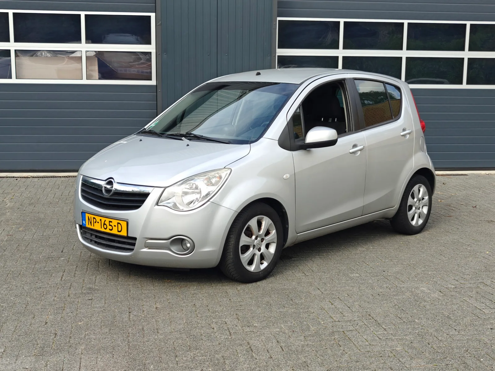 Opel Agila (2008) — foto 1