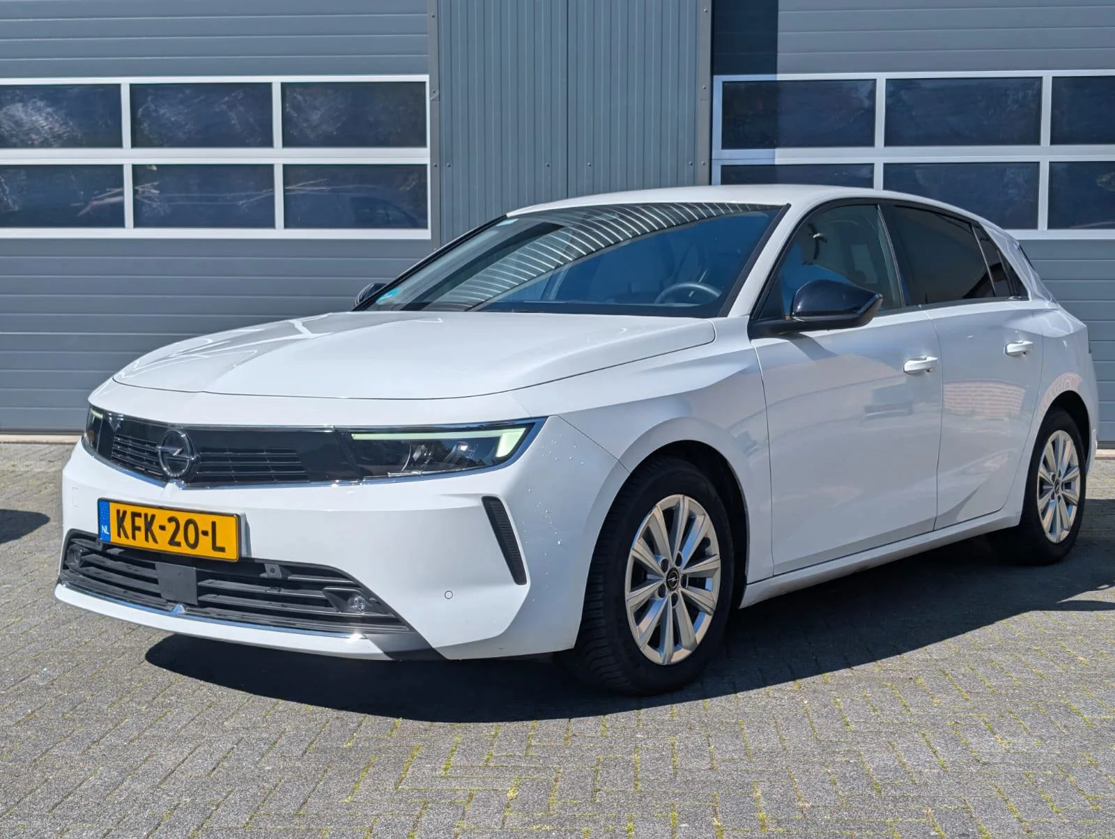 Opel Astra (2023) — foto 1