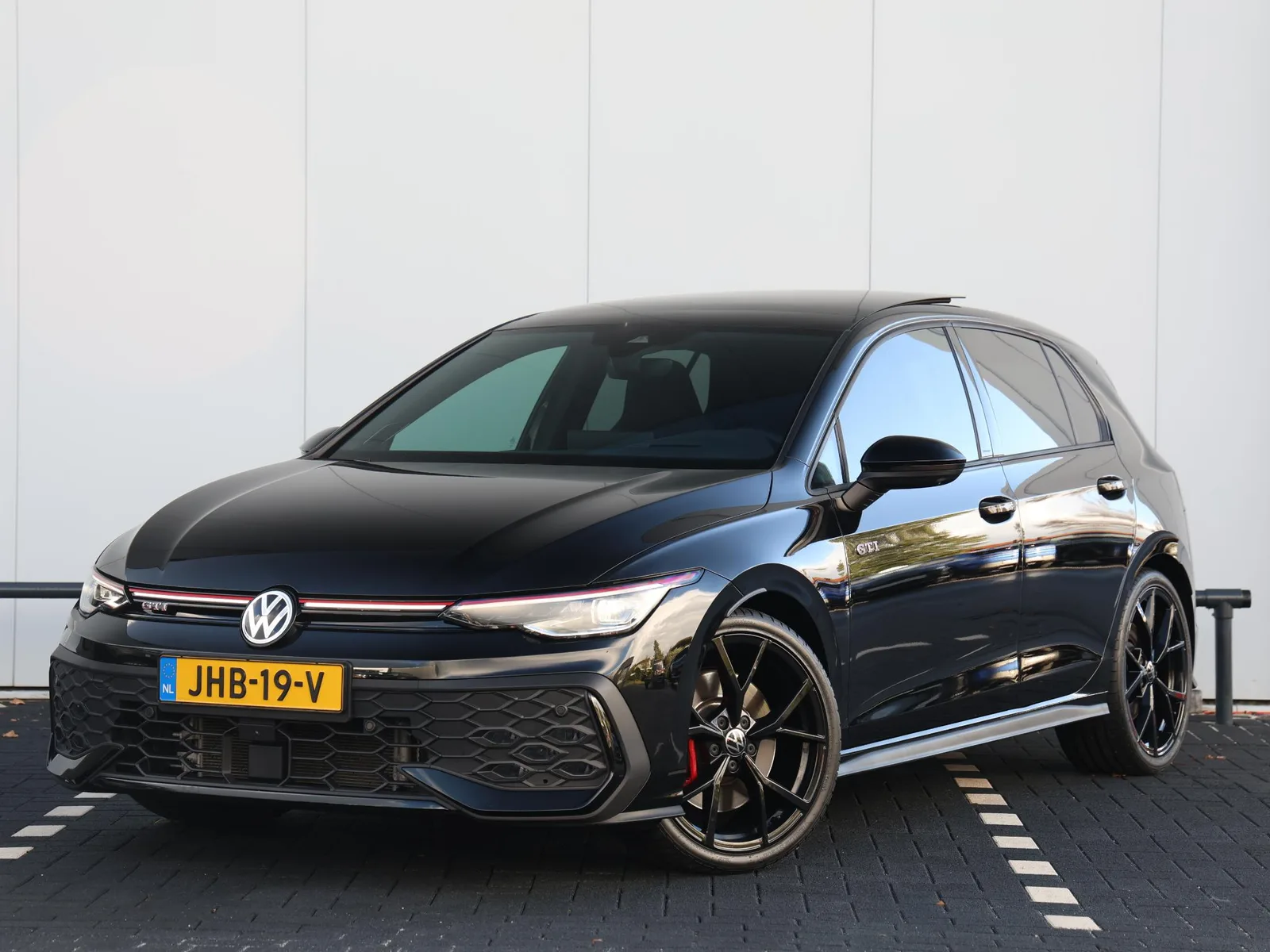 Volkswagen Golf (2025) — foto 1