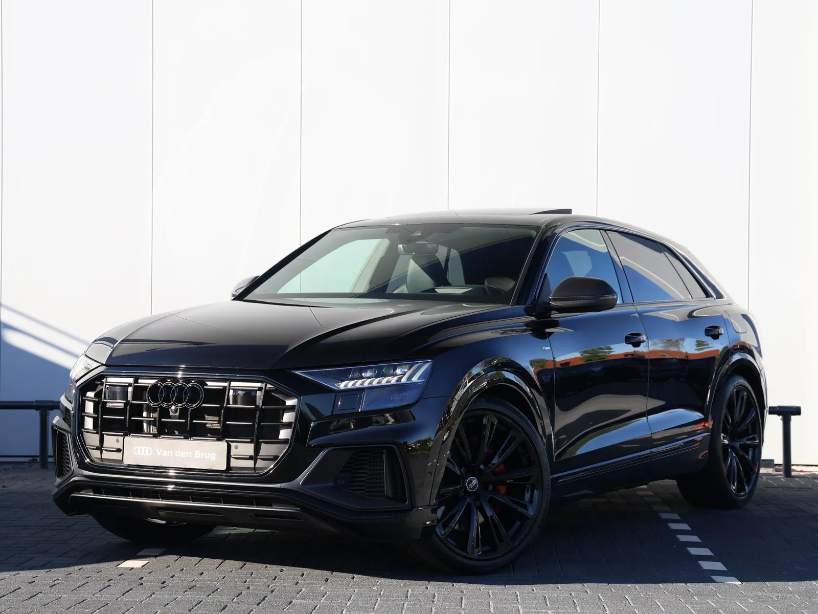Audi Q8 (2023) — foto 1