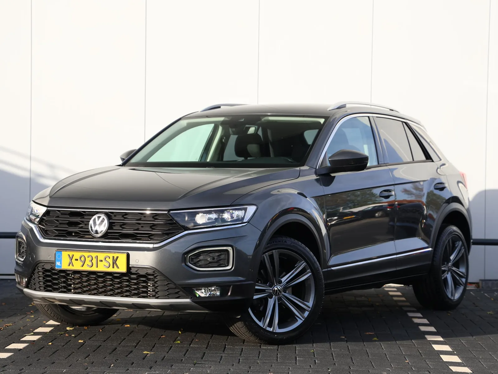 Volkswagen T-Roc (2020) — foto 1