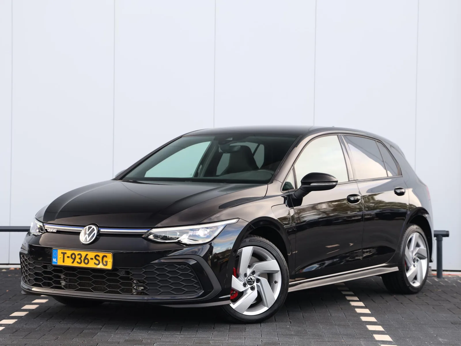 Volkswagen Golf (2021) — foto 1