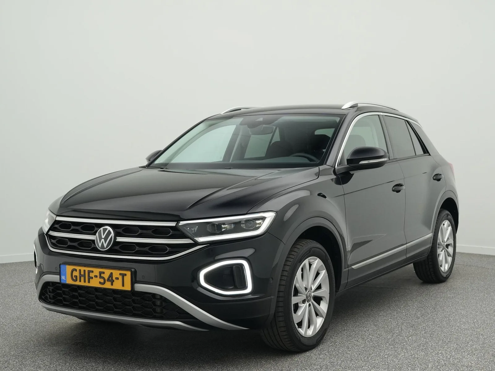 Volkswagen T-Roc (2023) — foto 1