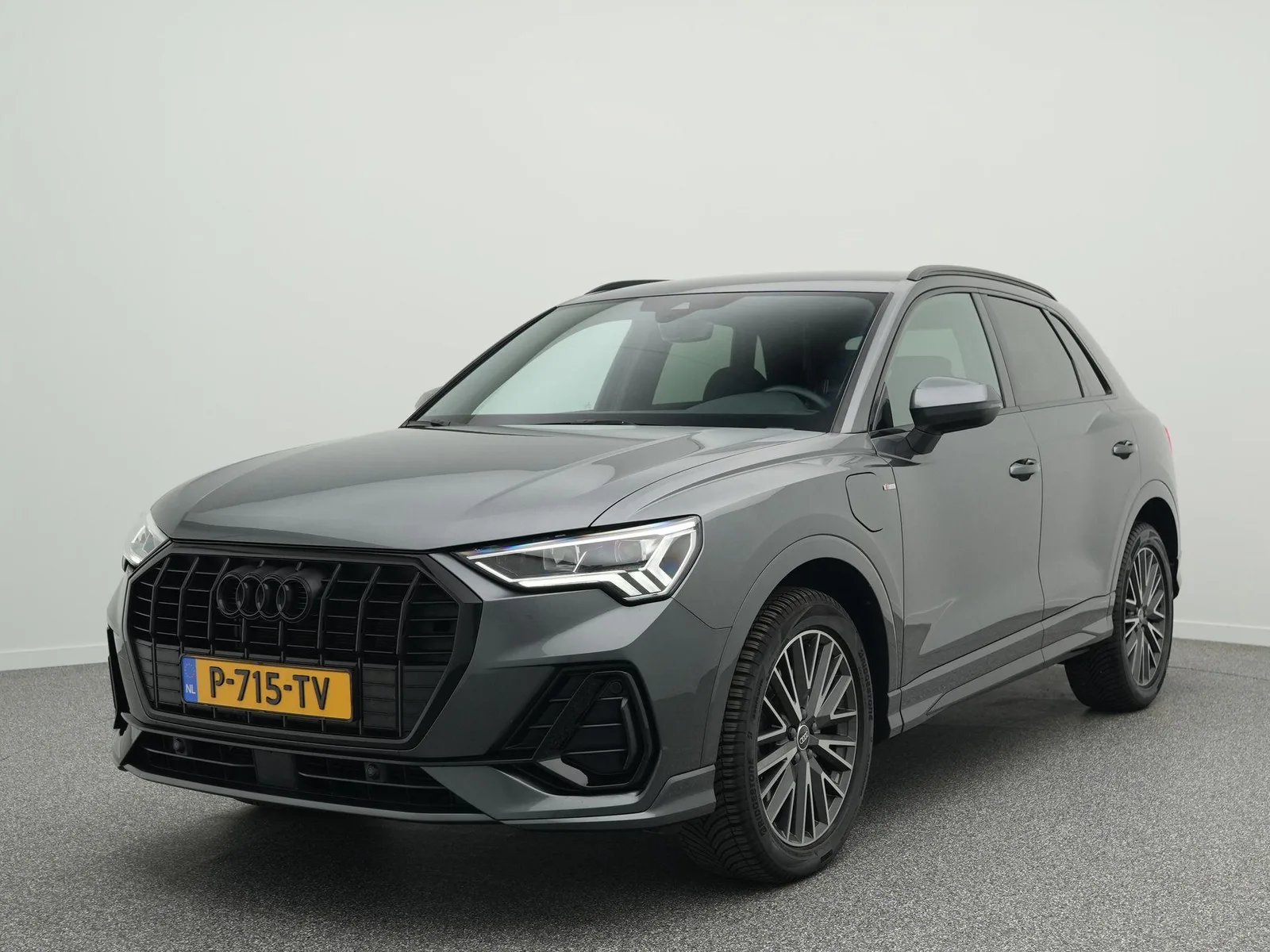 Audi Q3 (2021) — foto 1