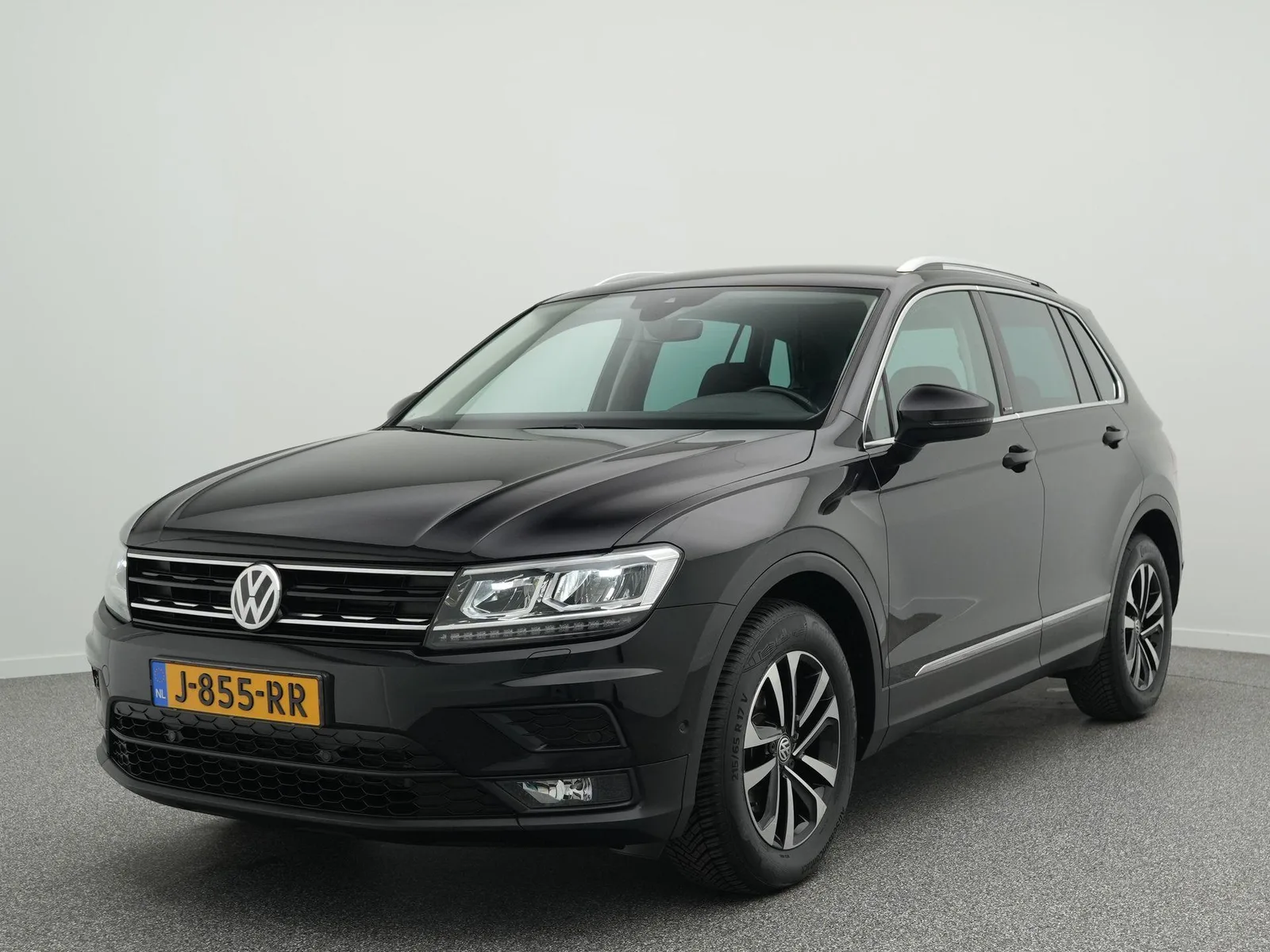 Volkswagen Tiguan (2019) — foto 1