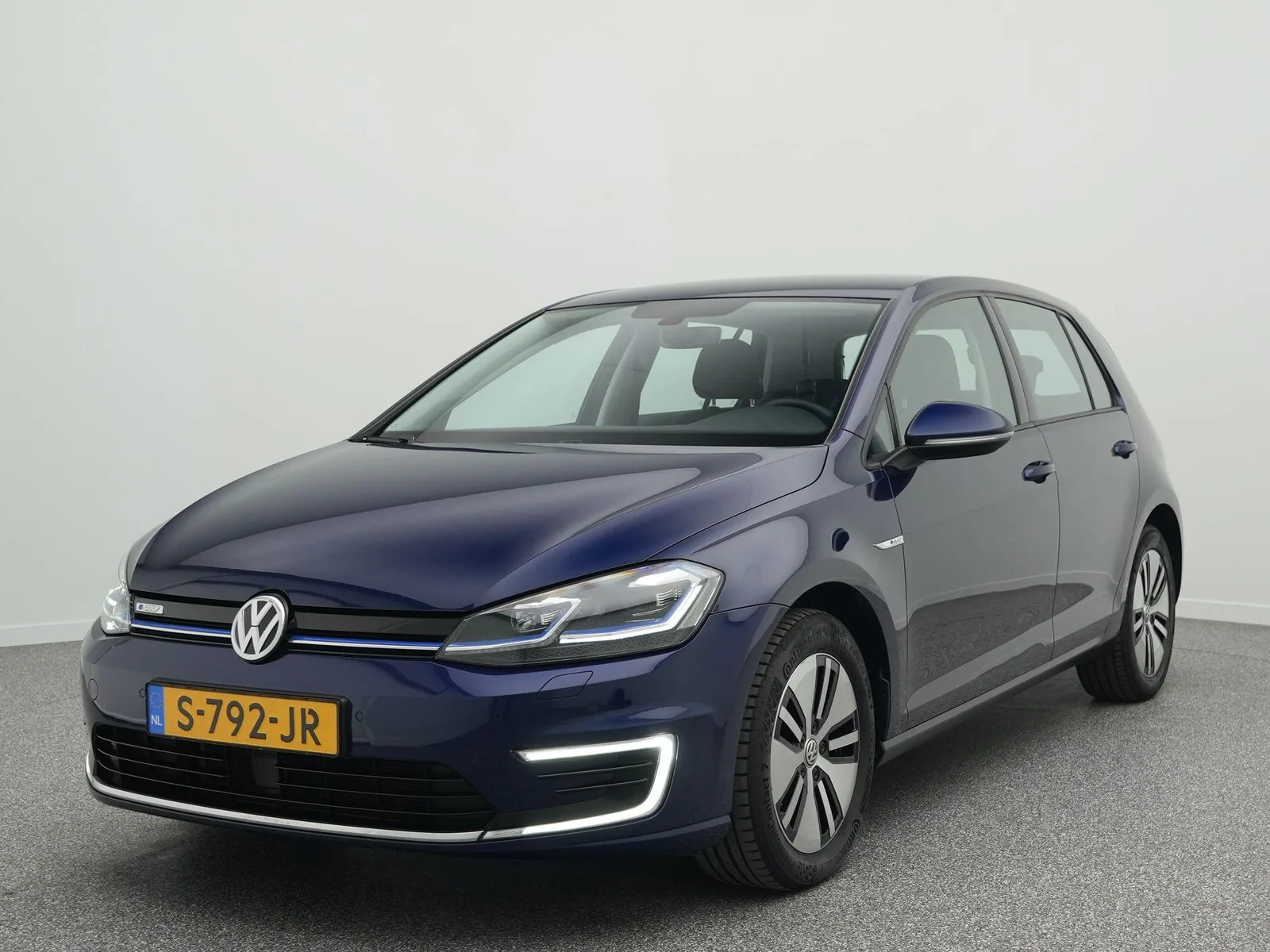 Volkswagen e-Golf (2019) — foto 1