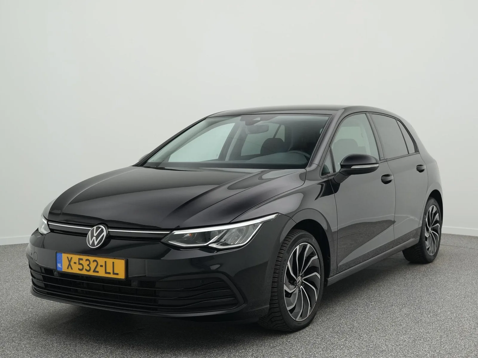 Volkswagen Golf (2024) — foto 1