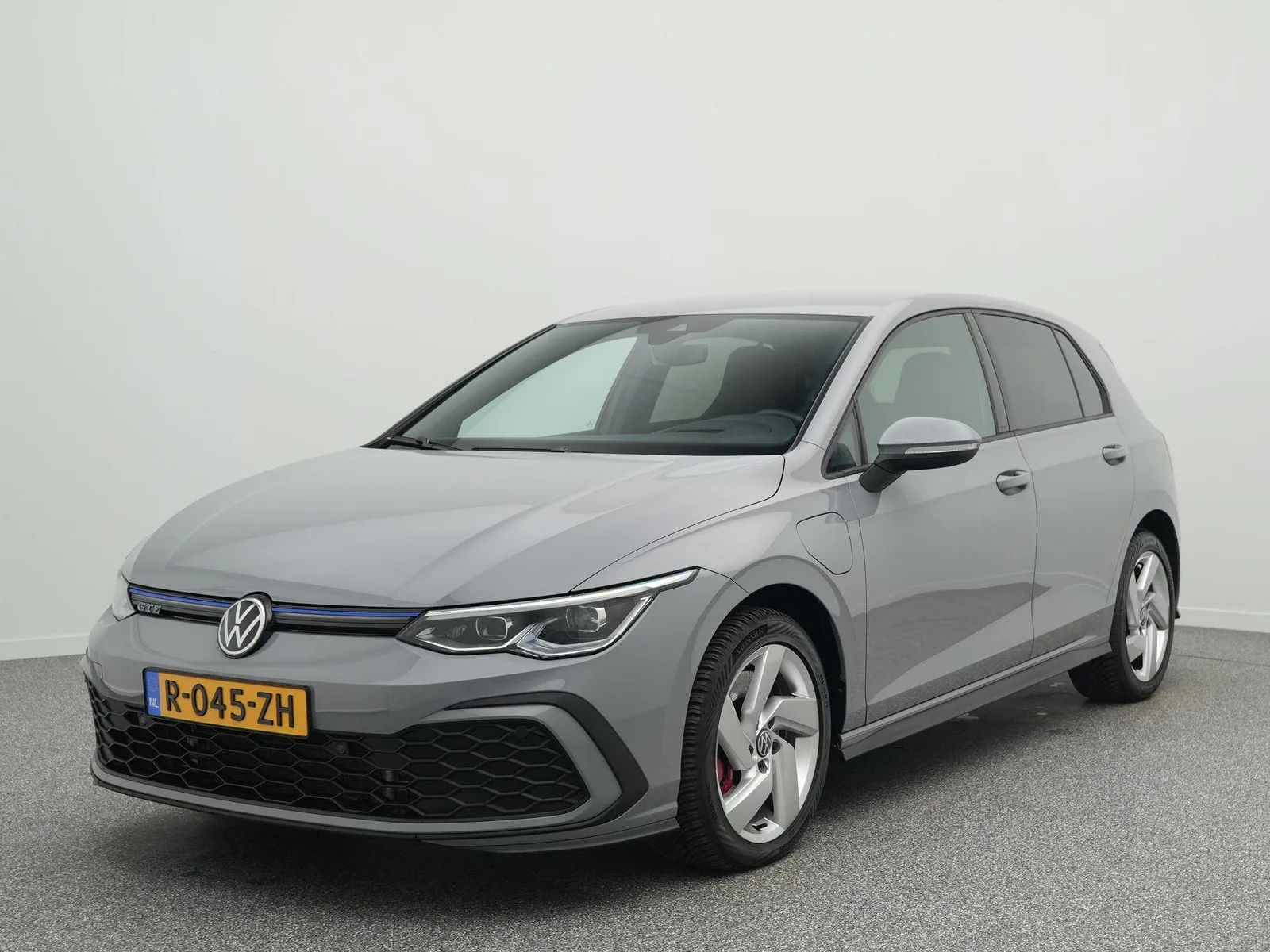 Volkswagen Golf (2020) — foto 1