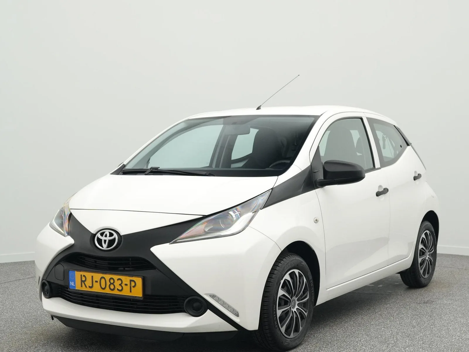 Toyota Aygo (2017) — foto 1