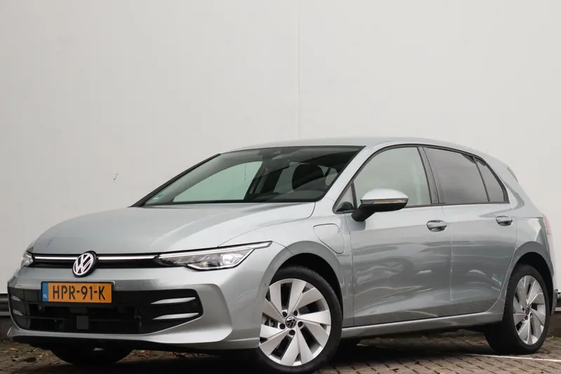 Volkswagen Golf (2025)