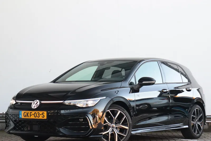 Volkswagen Golf (2024)