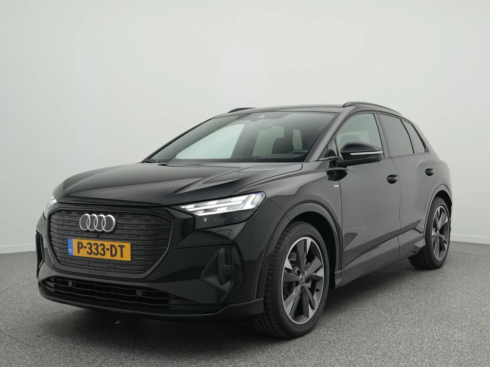 Audi Q4 e-tron (2022) — foto 1