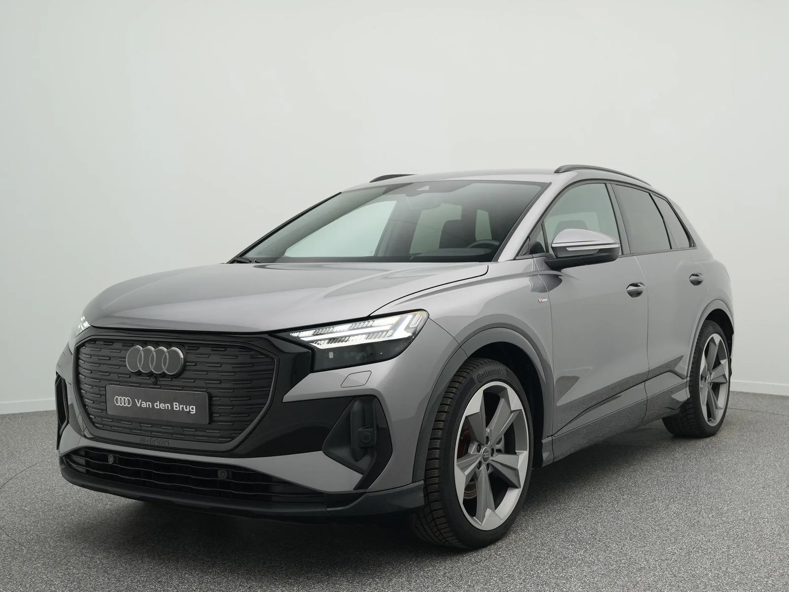 Audi Q4 e-tron (2024) — foto 1