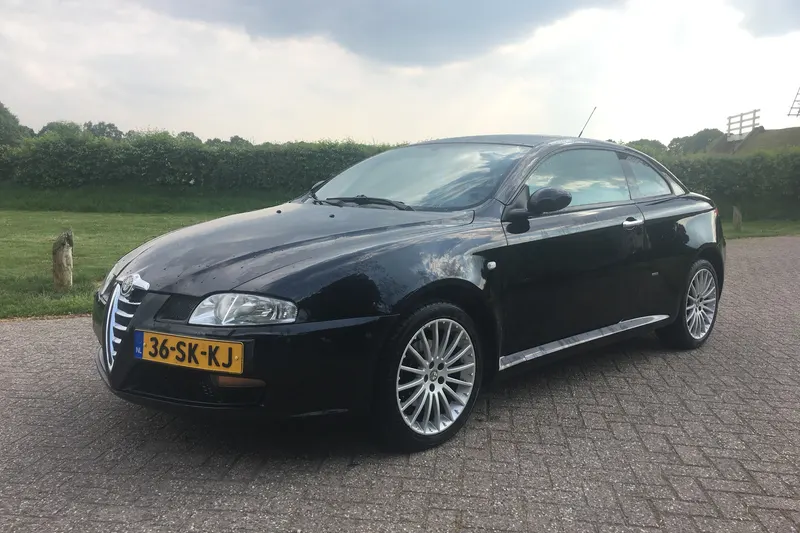 Alfa Romeo GT (2006)