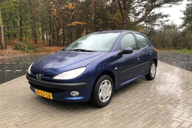 Peugeot 206 (2000)