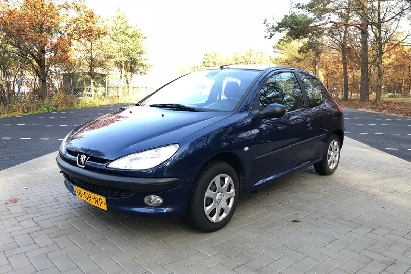 Peugeot 206 (2001)
