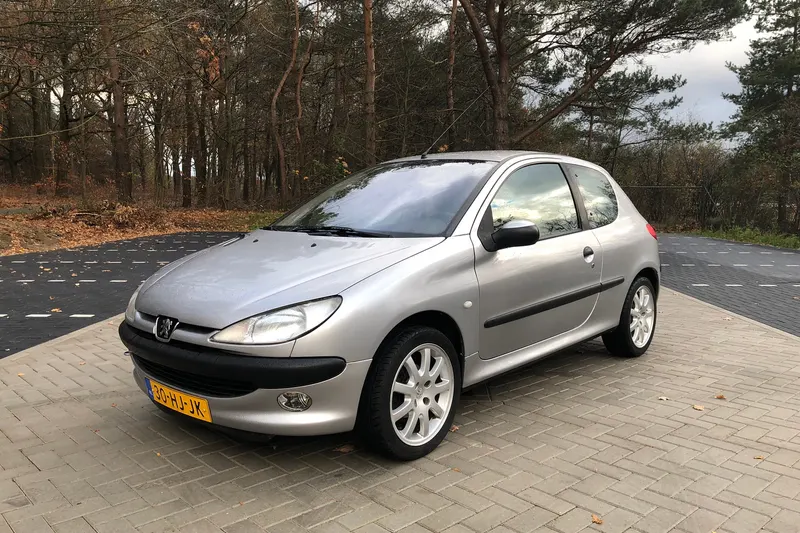 Peugeot 206 (2001)