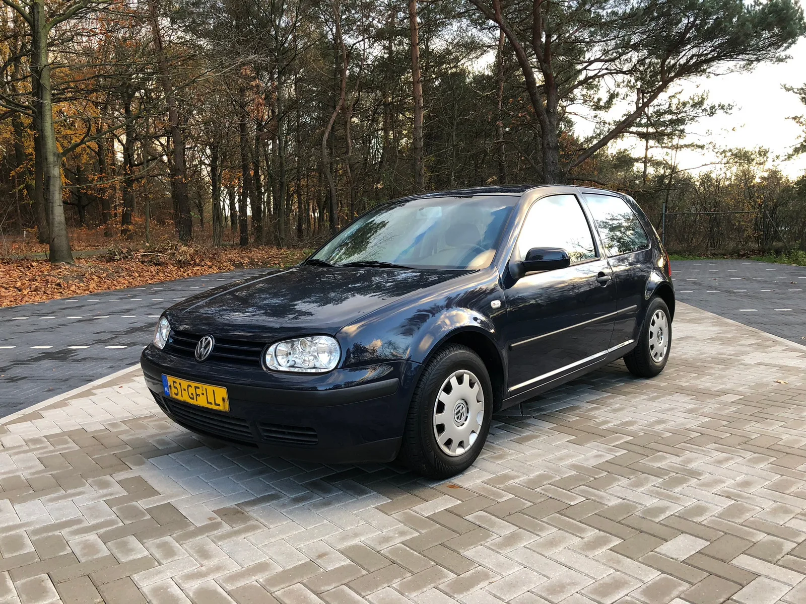 Volkswagen Golf (2000) — foto 1