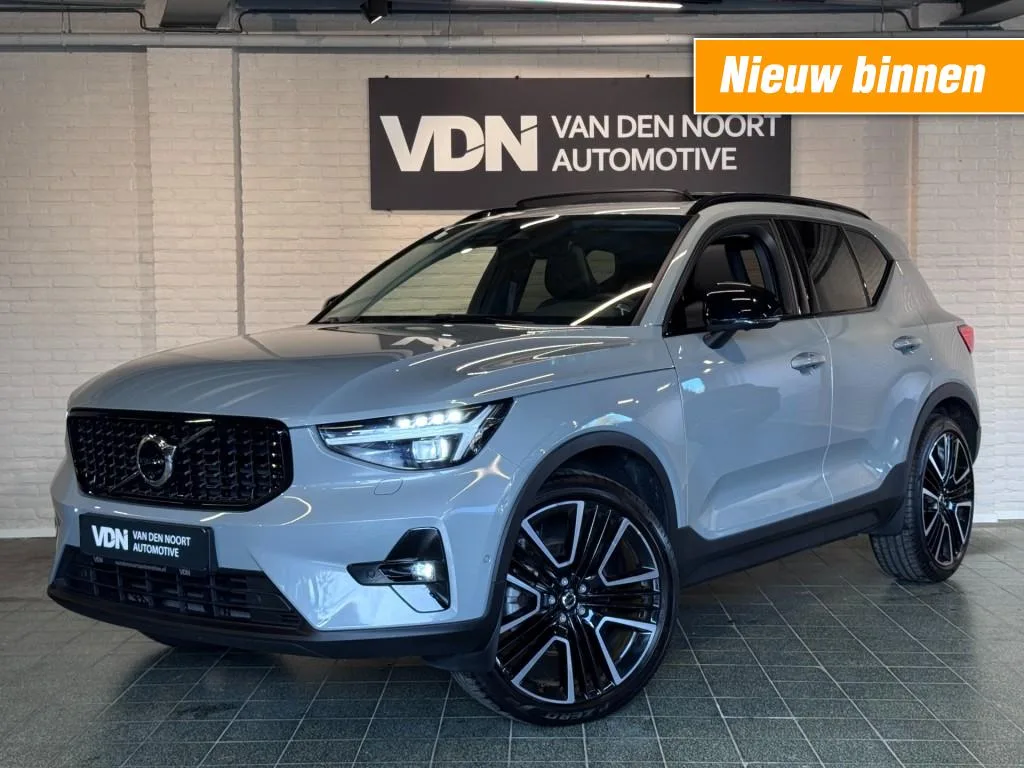 Volvo XC40 (2024) — foto 1