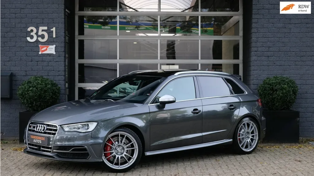Audi S3 (2015) — foto 1