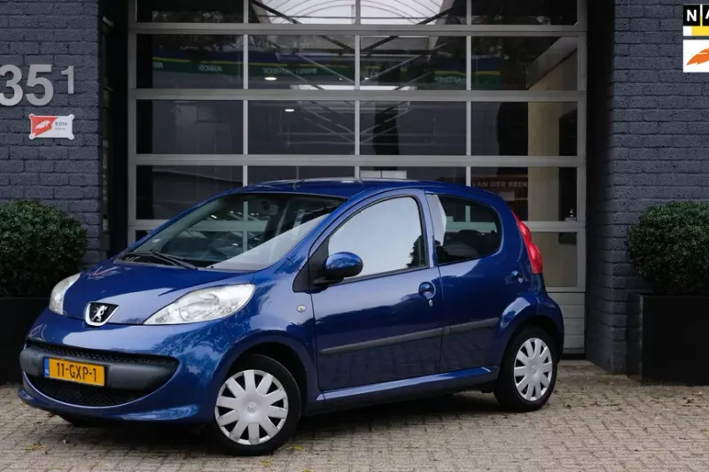 Peugeot 107 (2008)