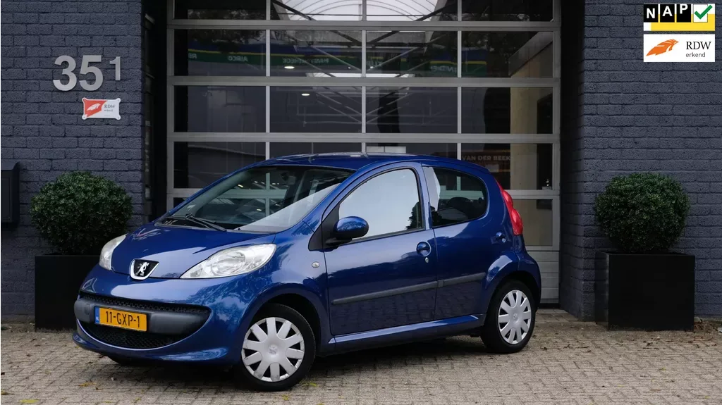 Peugeot 107 (2008) — foto 1