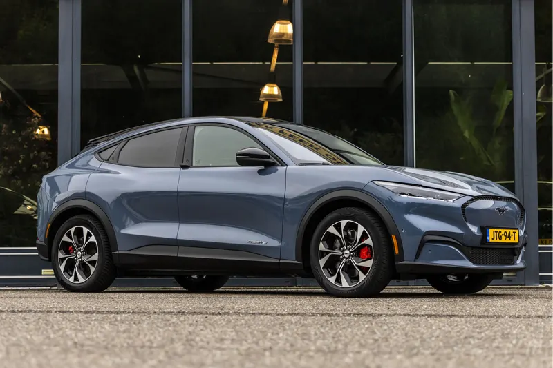 Ford Mustang Mach-E (2024)