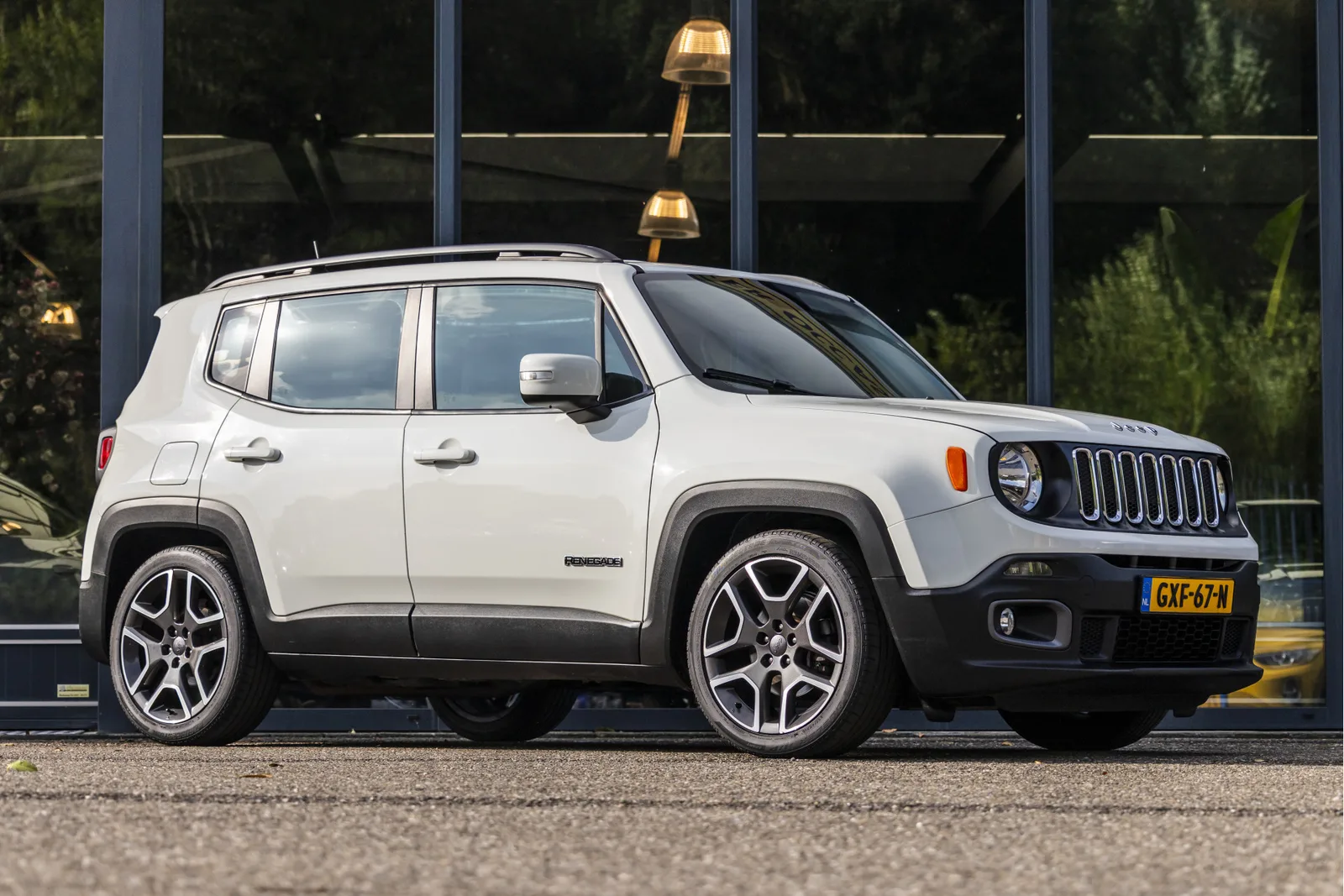 Jeep Renegade (2017) — foto 1