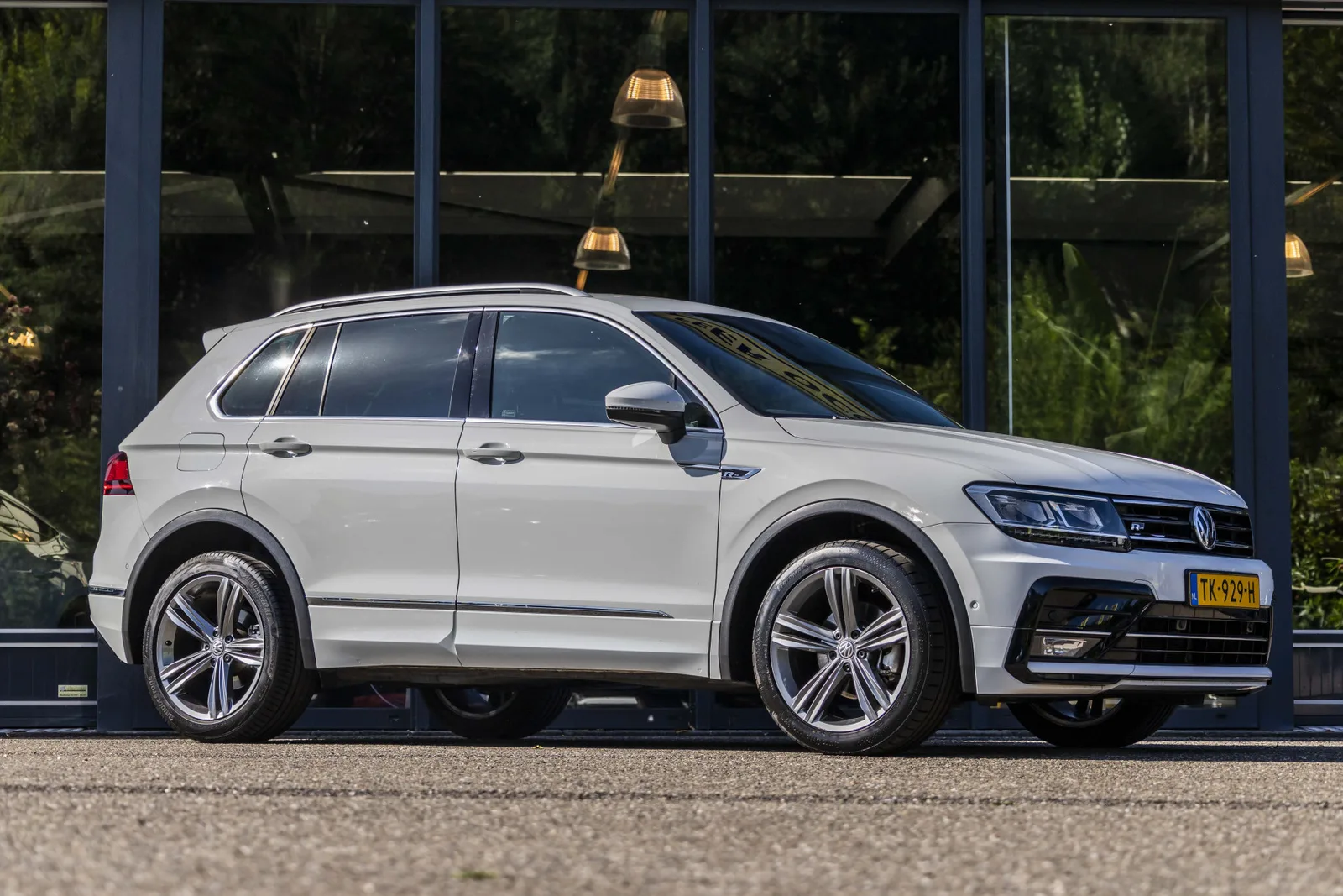 Volkswagen Tiguan (2018) — foto 1