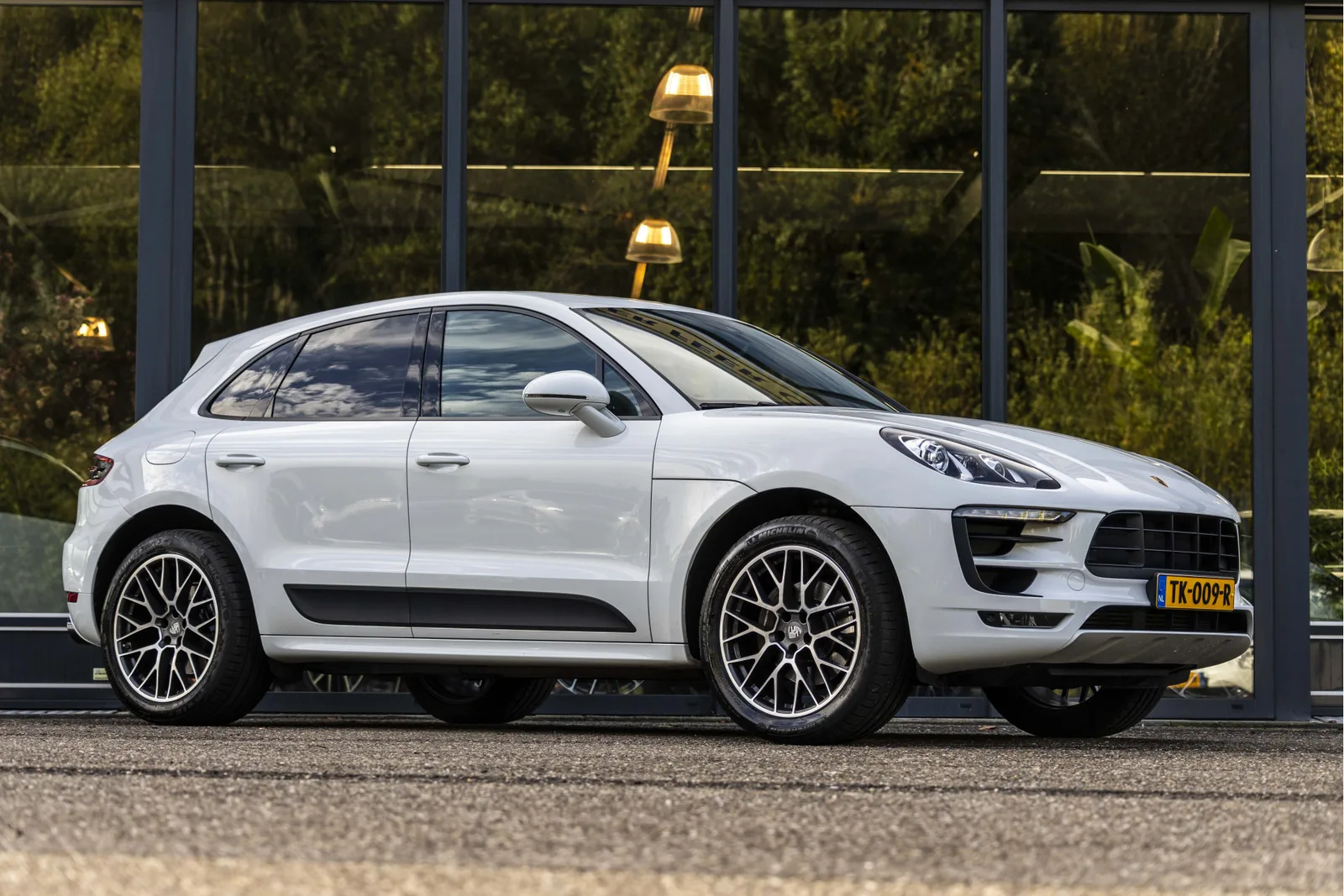 Porsche Macan (2018) — foto 1