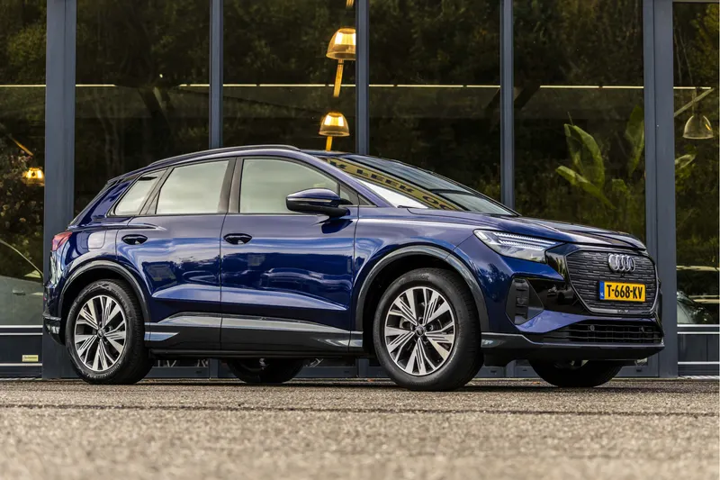 Audi Q4 e-tron (2023)