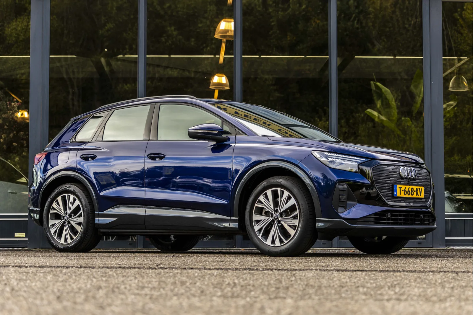Audi Q4 e-tron (2023) — foto 1