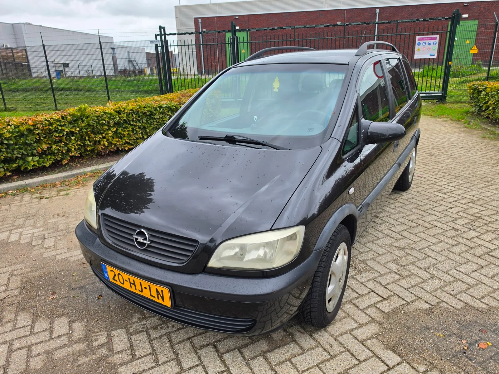 Opel Zafira (2001) — foto 1