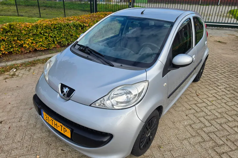 Peugeot 107 (2006)