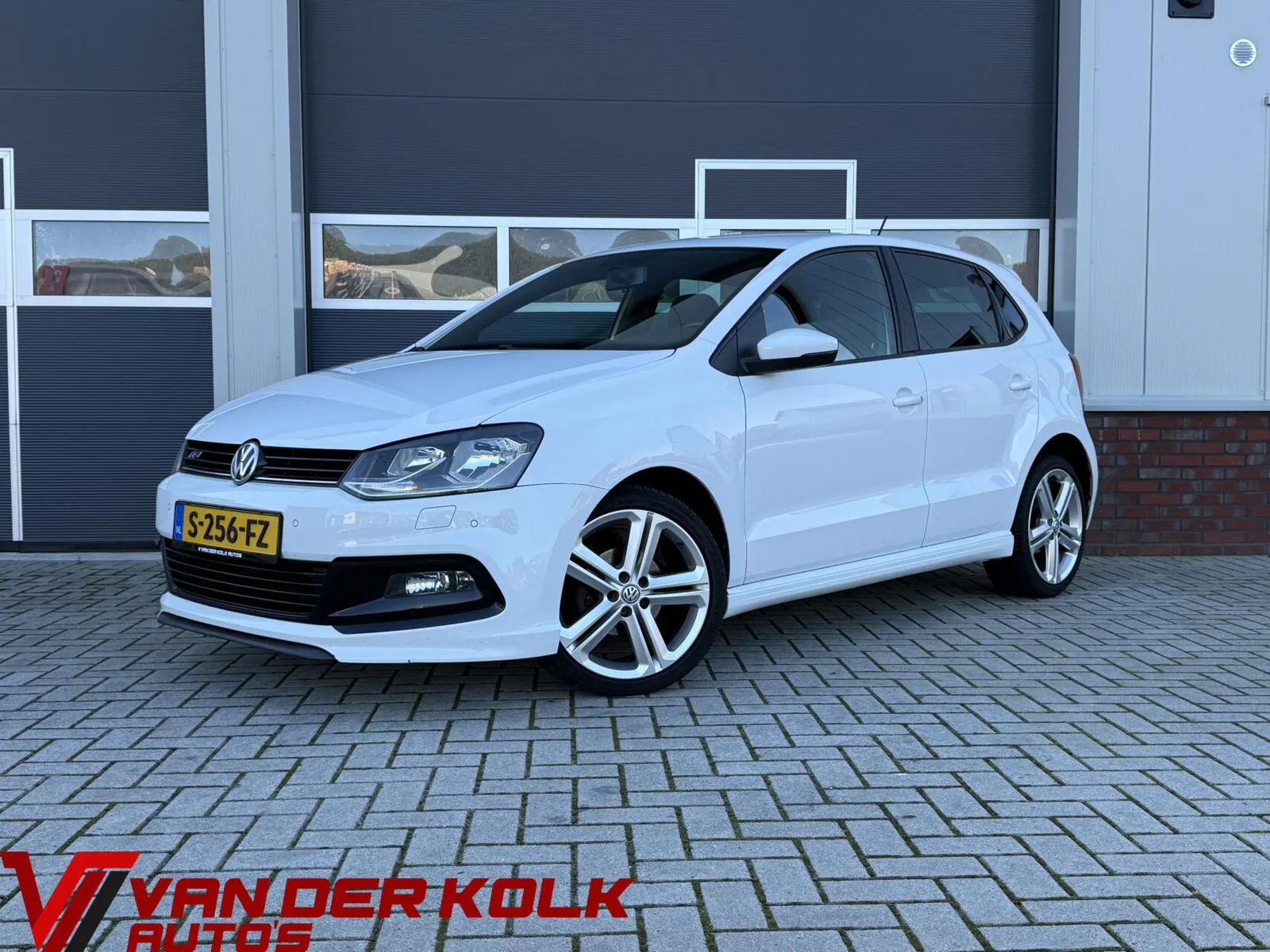 Volkswagen Polo (2015) — foto 1